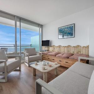 Appartement pour 6 vue mer à 40m de la plage