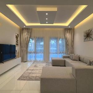 The Meadows 4 Beds Pvt Pool & Lake View