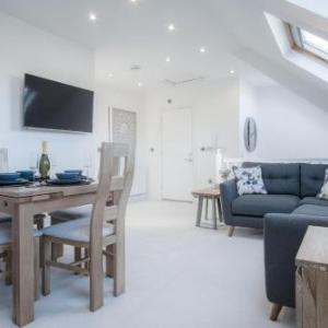 Skylark - 2 Bedroom Apartment - Tenby