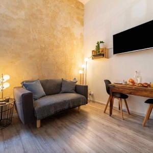 Beautiful listed apartment Le Clos des Arts