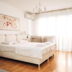 Crown Central three bedroom Apartment