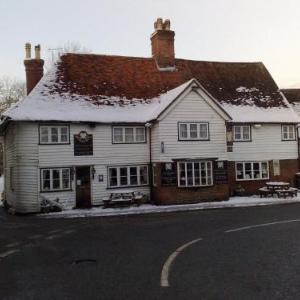 Hotels near Headcorn Aerodrome - The Chequers Inn