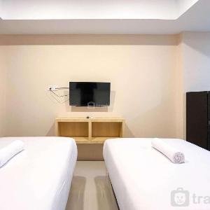 Simply Look Studio at 21st Floor De Prima Apartment By Travelio