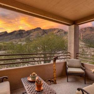 STUNNING Views of Ventana Canyon Mountains AND City Lights!