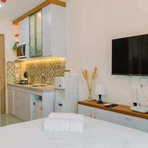 Cozy Stay Studio Apartment at B Residence near AEON Mall By Travelio