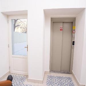Prague Days - One-bedroom Apartment with Smart TV and Balcony in Vinohrady