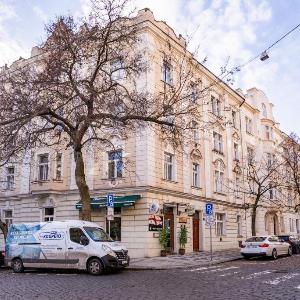 Prague Days - Family-friendly Apartment with Smart TV in quiet Vinohrady
