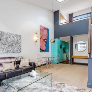 One-bedroom loft in Viaduct by Zodiak Stays
