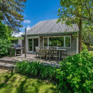 Dog-Friendly Cape Cottage Near Beach Towns