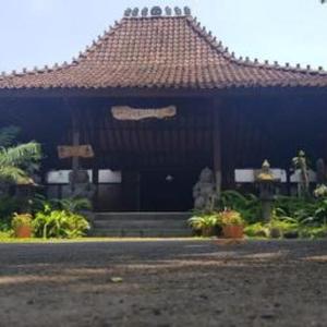 Joglo Puluhwatu-Majapahit