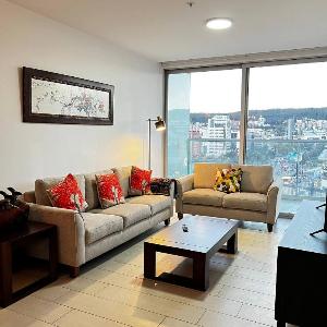 Depa de 3 dormitorios con piscina jacuzzi y parking gratis