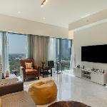 Central Park Towers - 1BR Apartment - Allsopp&Allsopp 