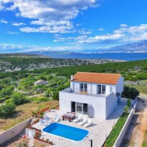 Villa Joanna - hidden oasis with pool gym & garrage