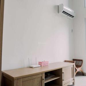 Cozy Stay and Comfy Studio Loft Kingland Avenue Apartment By Travelio