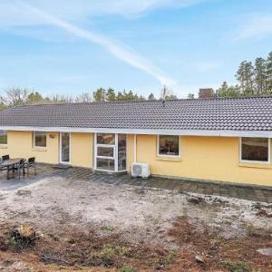 Five-Bedroom Holiday home in Blåvand 26