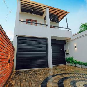 Urban Palm Villa
