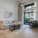 Charming Modern Apartment Close To The Souk in MJL Dubai