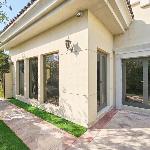 4 Bed Villa with Pool and Beach Access Dubai 