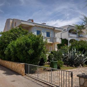 Apartments by the sea Vir - 23426