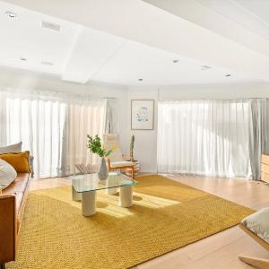 Beachside 1-Bed with Courtyard in Bondi Beach