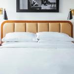 Dew Drop Inn Hotel & Lounge