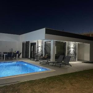 Poolside Idyll
