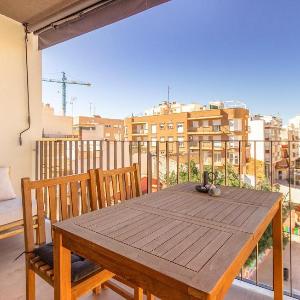 2 Bedroom Lovely Apartment In Santa Pola