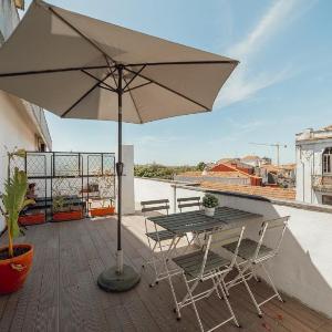 Downtown Classic With Terrace by Vacationy
