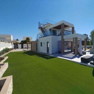 Contemporary Carvoeiro Villa 4 Bedrooms Villa Bonita Balcony Sea Views