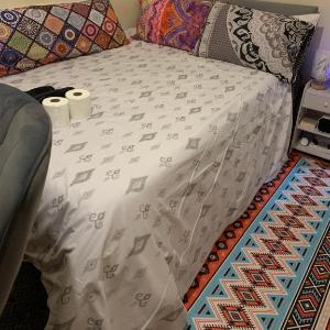 Sleeps 2 with Free Parking and Wi-Fi