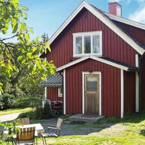 Two-Bedroom Holiday home in Hamburgsund