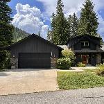 Slice of Heaven by NW Comfy Cabins Washington