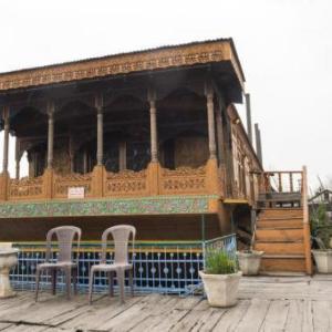 DeLaila Luxury Houseboats by Shahnawaz