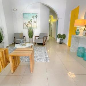 Oasis Inn - One Way LLC
