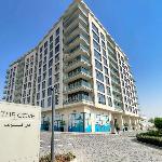 Chic 2 Bedroom Dubai Creek Harbour Apartment with Parking Gym & Pool by Meerak Dubai