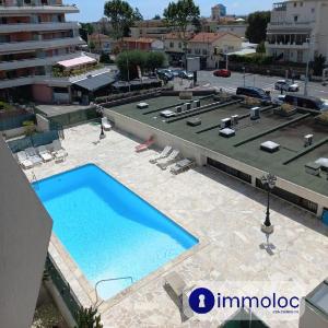 Air-conditioned apartment with park and swimming pool à Cagnes