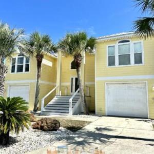 The Yellow House South at Herons Walk
