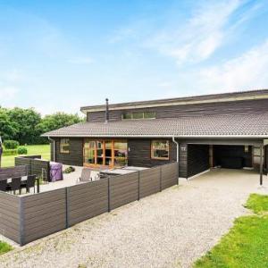 Four-Bedroom Holiday home in Hemmet 16