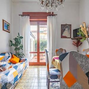 GuestHost - Viareggio Roomy House with Private Courtyard!
