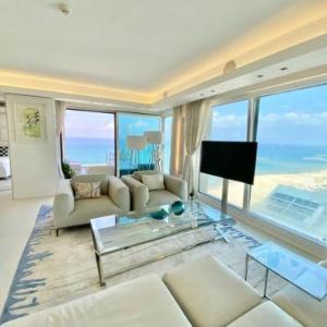 Amazing Sea view APT with parking at Royal Beach - By Beach Apartments TLV