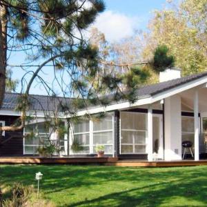 Three-Bedroom Holiday home in Kirke Hyllinge 1