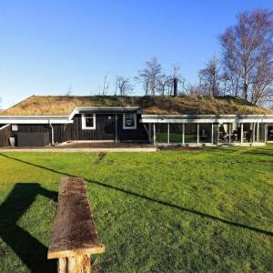 Three-Bedroom Holiday home in Strandby 5