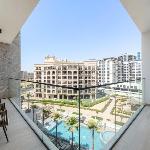 Luxurious 1 Bedroom Retreat with pool gym and game Dubai 