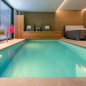 The Newport Lodge included 3h PRIVATE indoor welnes & use e-bikes