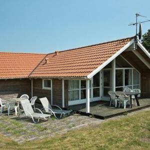 Four-Bedroom Holiday home in Bjert