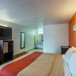 Motel 6 Cleveland TX