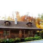 ER31 - Grandma And Granpaws Place - Great Location - Close to Parkway in PF cabin Tennessee