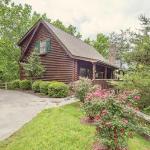 ER104 - R Tribe's Treehouse - Great location - Close to town! cabin Pigeon Forge Tennessee