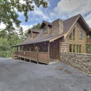 The Wildlife Lodge - GREAT LOCATION! CLOSE TO TANGER OUTLETS! cabin