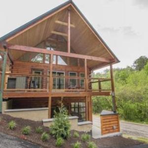 ERN841 - SWEET FEET RETREAT - LOCATION LOCATION AND PRIVATE INDOOR POOL! cabin